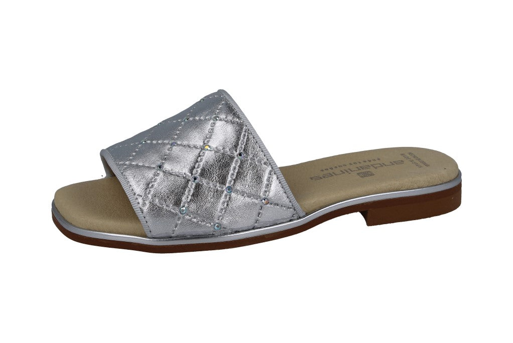 Andanines Kids Girl's Slipper | Footwear | GCC | Kids and Teens | Kids and Teens Girl Slippers | Kids and Teens Slippers | Kids Fashion | Kids Girls (3 YRS -16 YRS) | Kids Teen Collection Andanines Kids Girl's Slipper | Footwear | GCC | Kids and Teens | Kids and Teens Girl Slippers | Kids and Teens Slippers | Kids Fashion | Kids Girls (3 YRS -16 YRS) | Kids Teen Collection