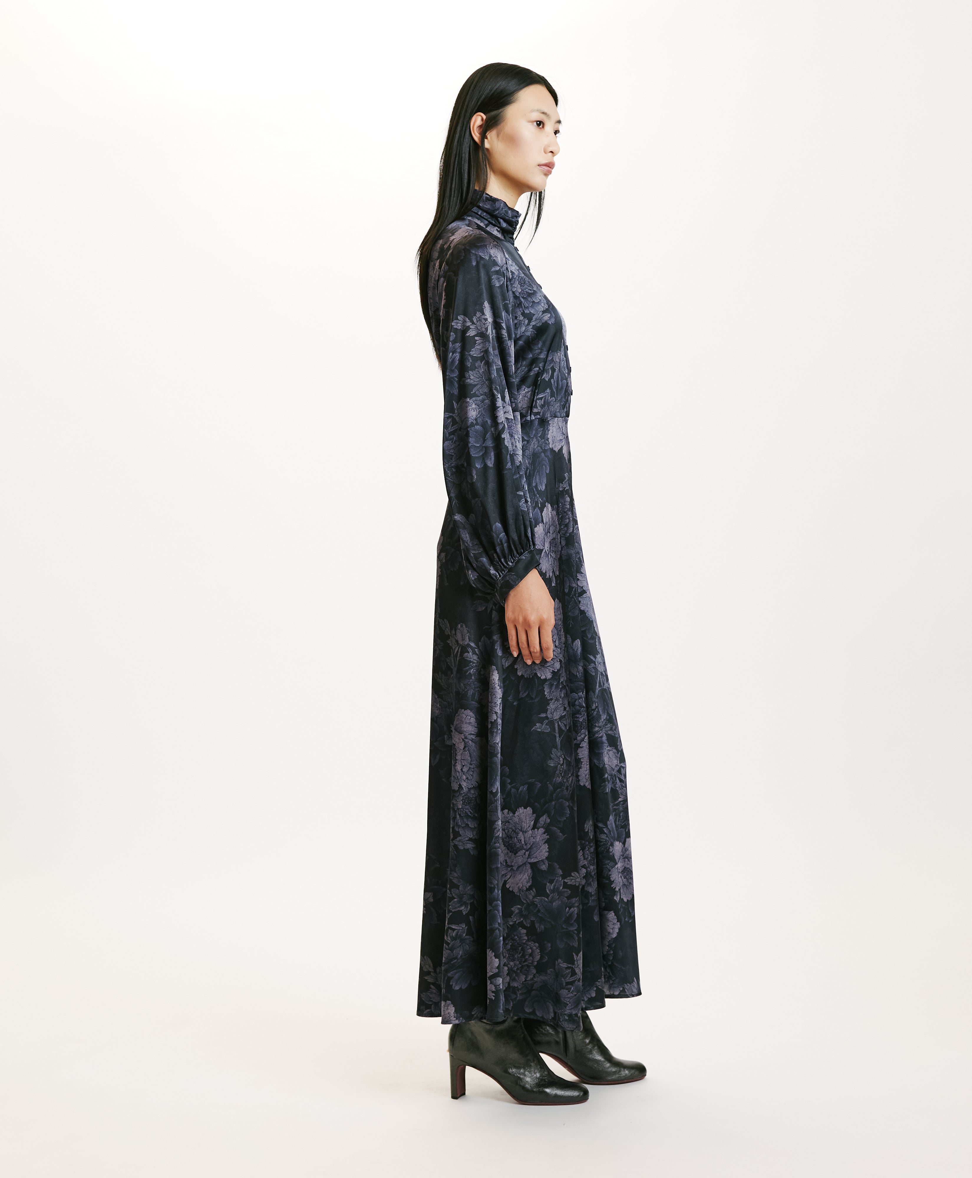 Momoni KATASHI Ladies Floral Print Satin Dress | Dress | Dresses | GCC | Long Dress | Winter 2024 | Women | Women All Clothing | Women All Clothing Dresses | Women Dresses | Womens Momoni KATASHI Ladies Floral Print Satin Dress | Dress | Dresses | GCC | Long Dress | Winter 2024 | Women | Women All Clothing | Women All Clothing Dresses | Women Dresses | Womens