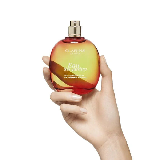 Clarins Eau des Jardins - Treatment Fragrance Body Mist 100ml | Beauty | Beauty Selfcare | Beauty Selfcare Bodycare | Body Spray | Selfcare Clarins Eau des Jardins - Treatment Fragrance Body Mist 100ml | Beauty | Beauty Selfcare | Beauty Selfcare Bodycare | Body Spray | Selfcare
