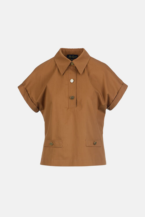 Tobacco brown short-sleeved shirt, collar, cuffed sleeves. Placket: silver-toned, four gold-toned buttons (two on pockets).