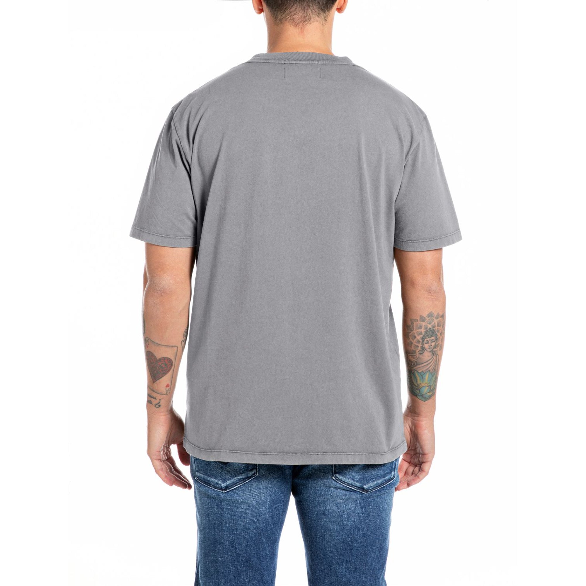 Replay Men's T-shirt With Breast Pocket | All Clothing | GCC | Men | Mens | Mens Fashion | Tops & T-Shirts Replay Men's T-shirt With Breast Pocket | All Clothing | GCC | Men | Mens | Mens Fashion | Tops & T-Shirts