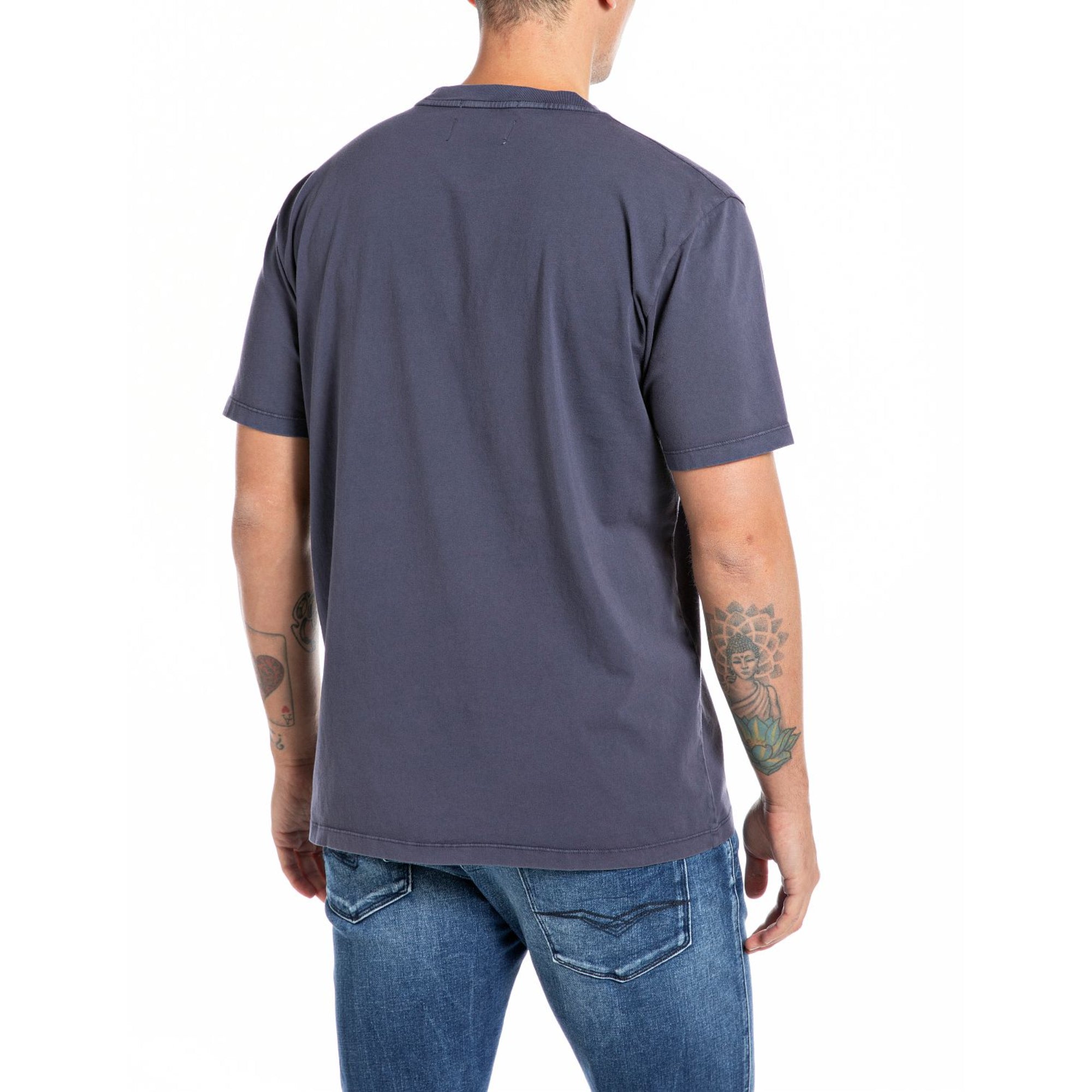 Replay Men's T-shirt With Embroidered Logo | All Clothing | GCC | Men | Mens | Mens Fashion | Tops & T-Shirts Replay Men's T-shirt With Embroidered Logo | All Clothing | GCC | Men | Mens | Mens Fashion | Tops & T-Shirts