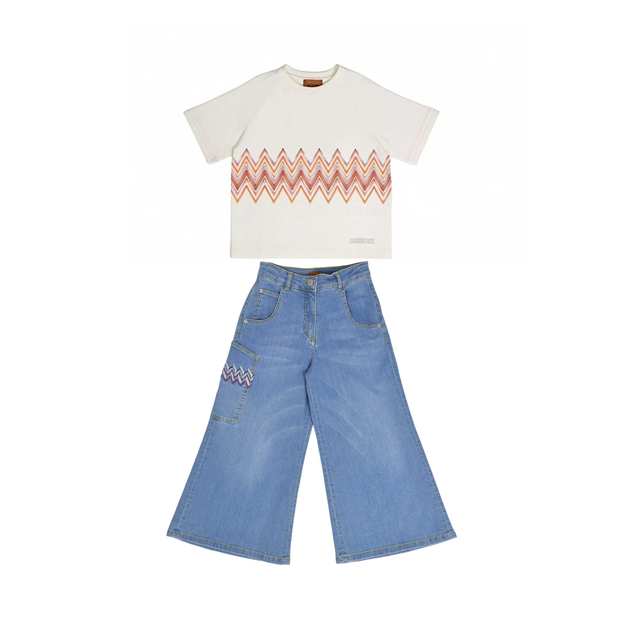 Front flat lay view of the Missoni kids two-piece set featuring a white short-sleeve logo T-shirt and a pair of classic blue denim jeans.