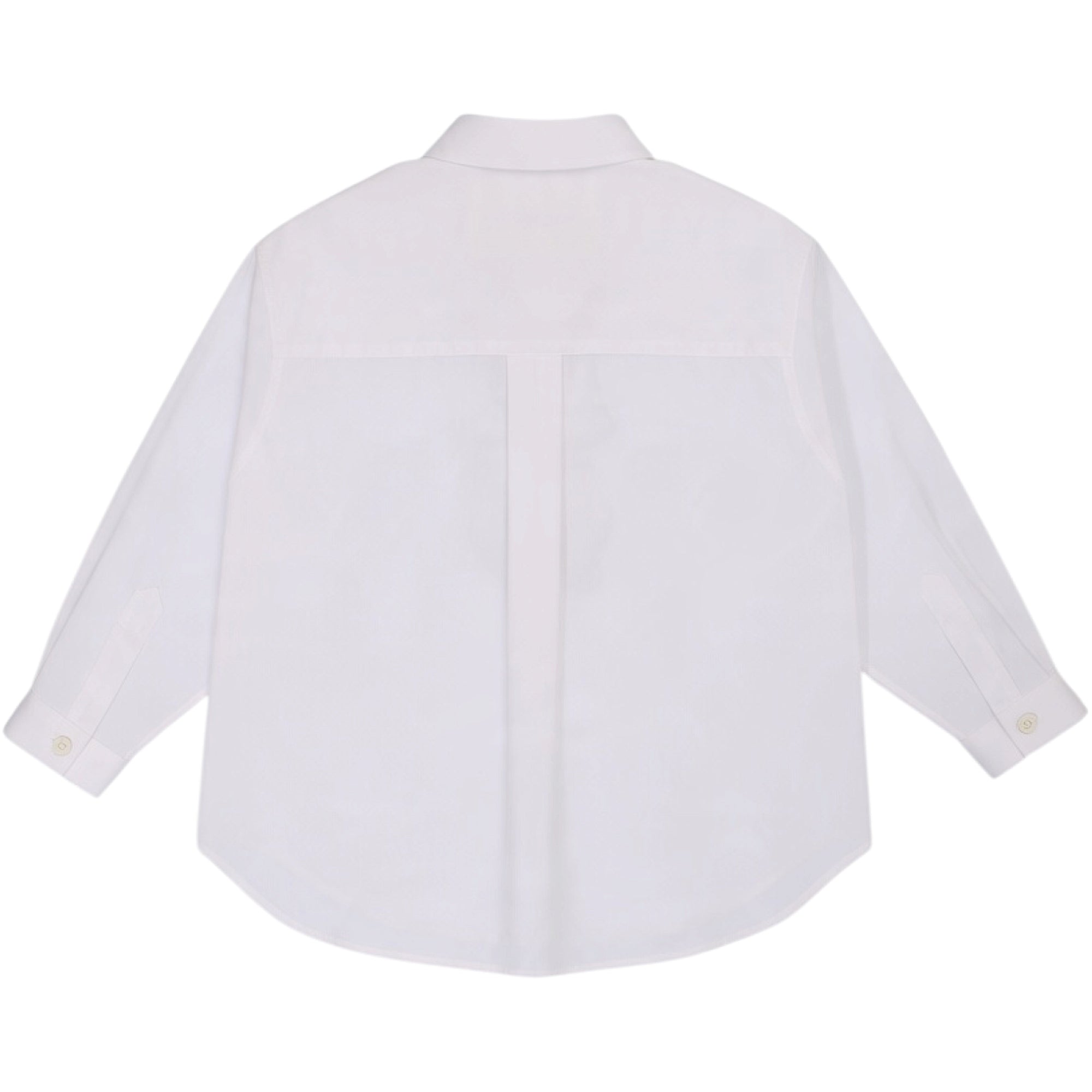 White long-sleeved shirt with a back yoke, central pleat, standard collar, and buttoned cuffs. Curved hem.