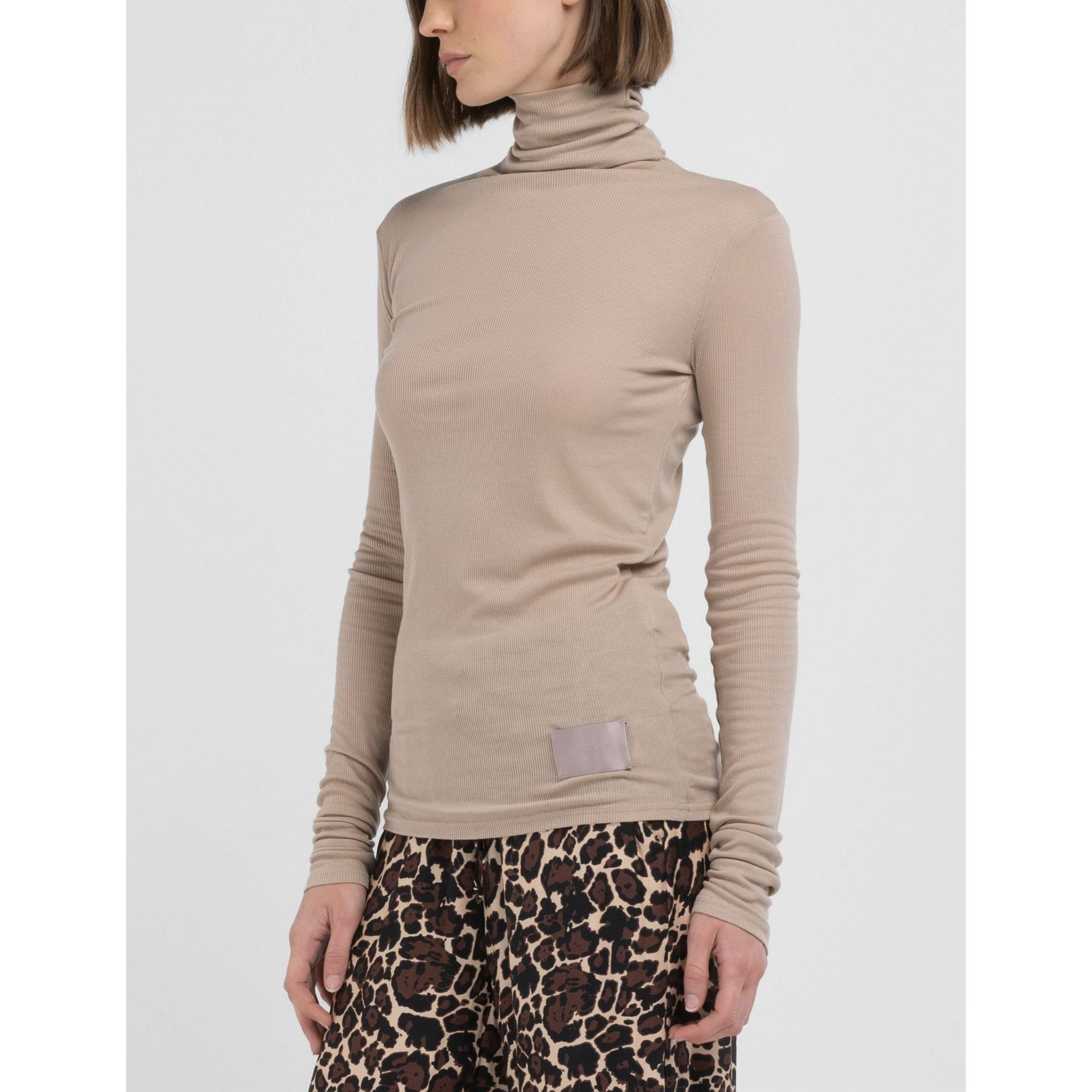 Replay Women's Slim Fit Top with Long Sleeve and Hight Neck | Clothing | GCC | Winter 2024 | Women | Women All Clothing | Women All Clothing Tops | Womens | Womens Fashion Replay Women's Slim Fit Top with Long Sleeve and Hight Neck | Clothing | GCC | Winter 2024 | Women | Women All Clothing | Women All Clothing Tops | Womens | Womens Fashion