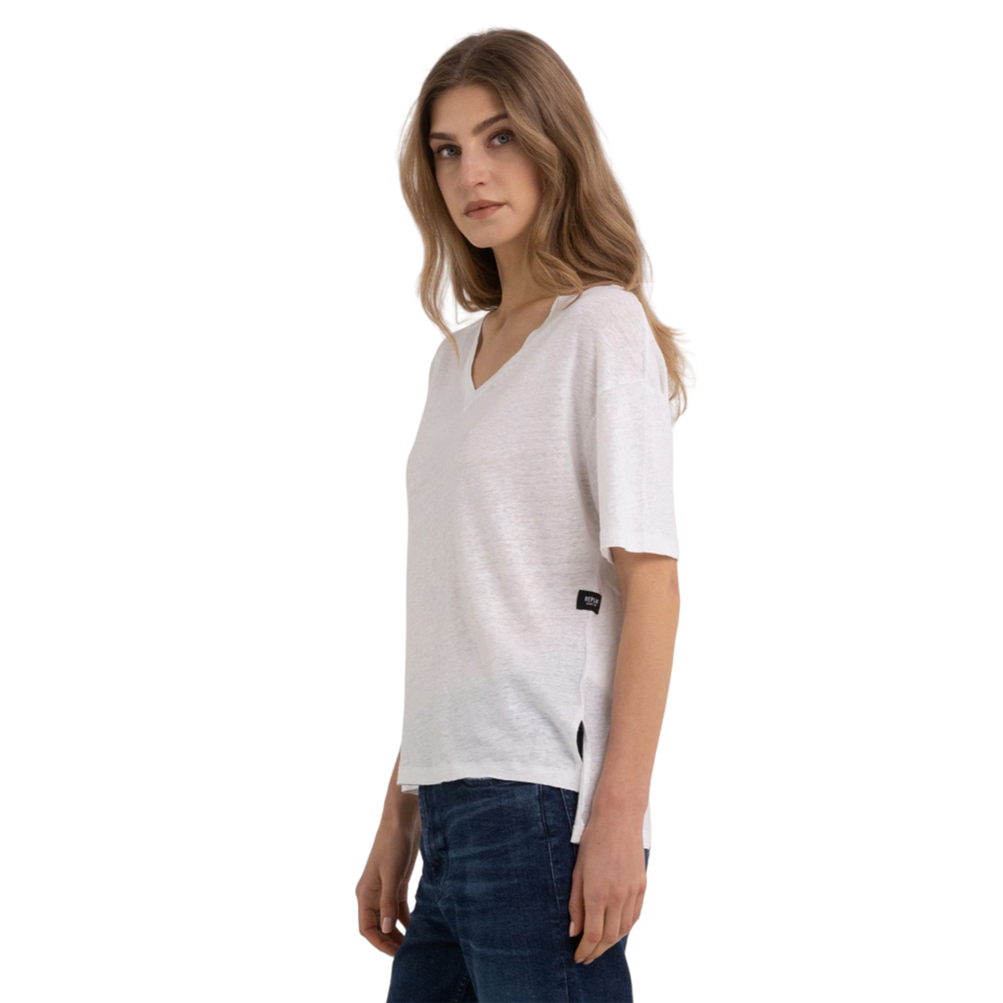 Replay Women's V-neck T-shirt in Stretch Linen | Clothing | GCC | Women | Women All Clothing | Women T-Shirts | Womens | Womens Fashion Replay Women's V-neck T-shirt in Stretch Linen | Clothing | GCC | Women | Women All Clothing | Women T-Shirts | Womens | Womens Fashion