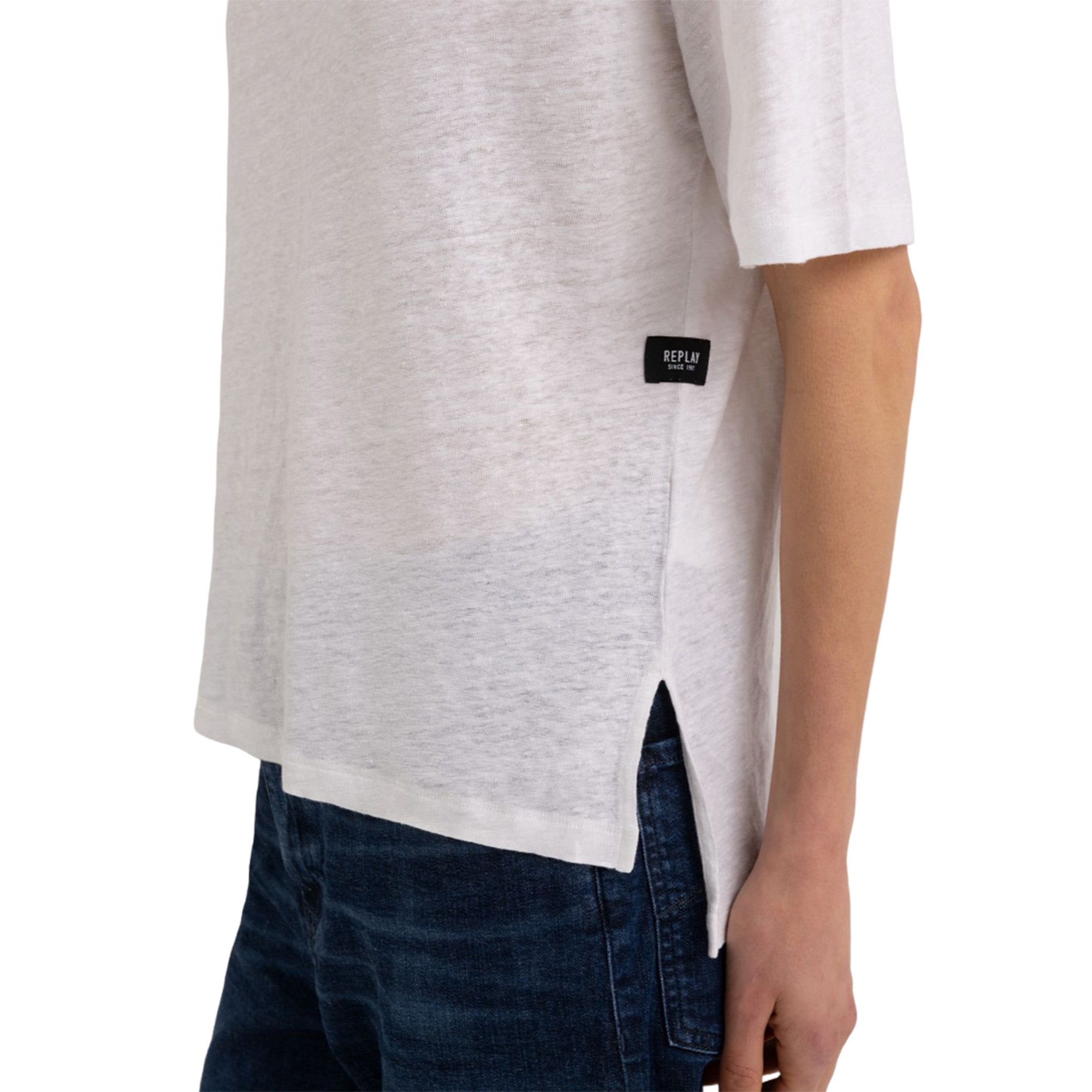 Replay Women's V-neck T-shirt in Stretch Linen | Clothing | GCC | Women | Women All Clothing | Women T-Shirts | Womens | Womens Fashion Replay Women's V-neck T-shirt in Stretch Linen | Clothing | GCC | Women | Women All Clothing | Women T-Shirts | Womens | Womens Fashion