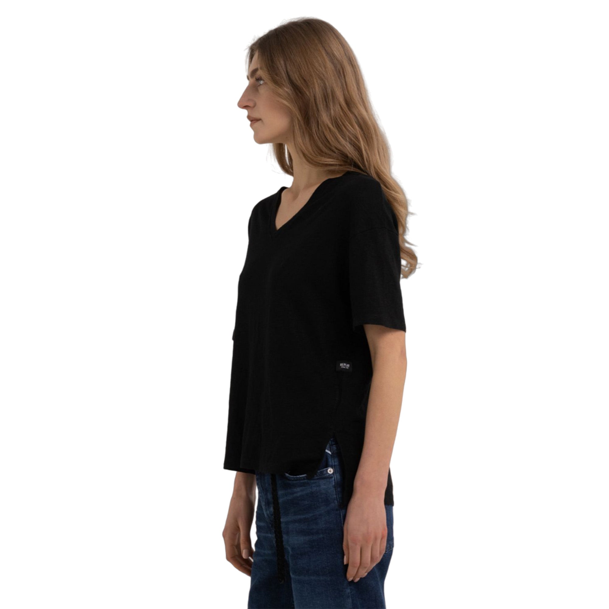 Replay Women's V-neck T-shirt in Stretch Linen | Clothing | GCC | Women | Women All Clothing | Women T-Shirts | Womens | Womens Fashion Replay Women's V-neck T-shirt in Stretch Linen | Clothing | GCC | Women | Women All Clothing | Women T-Shirts | Womens | Womens Fashion