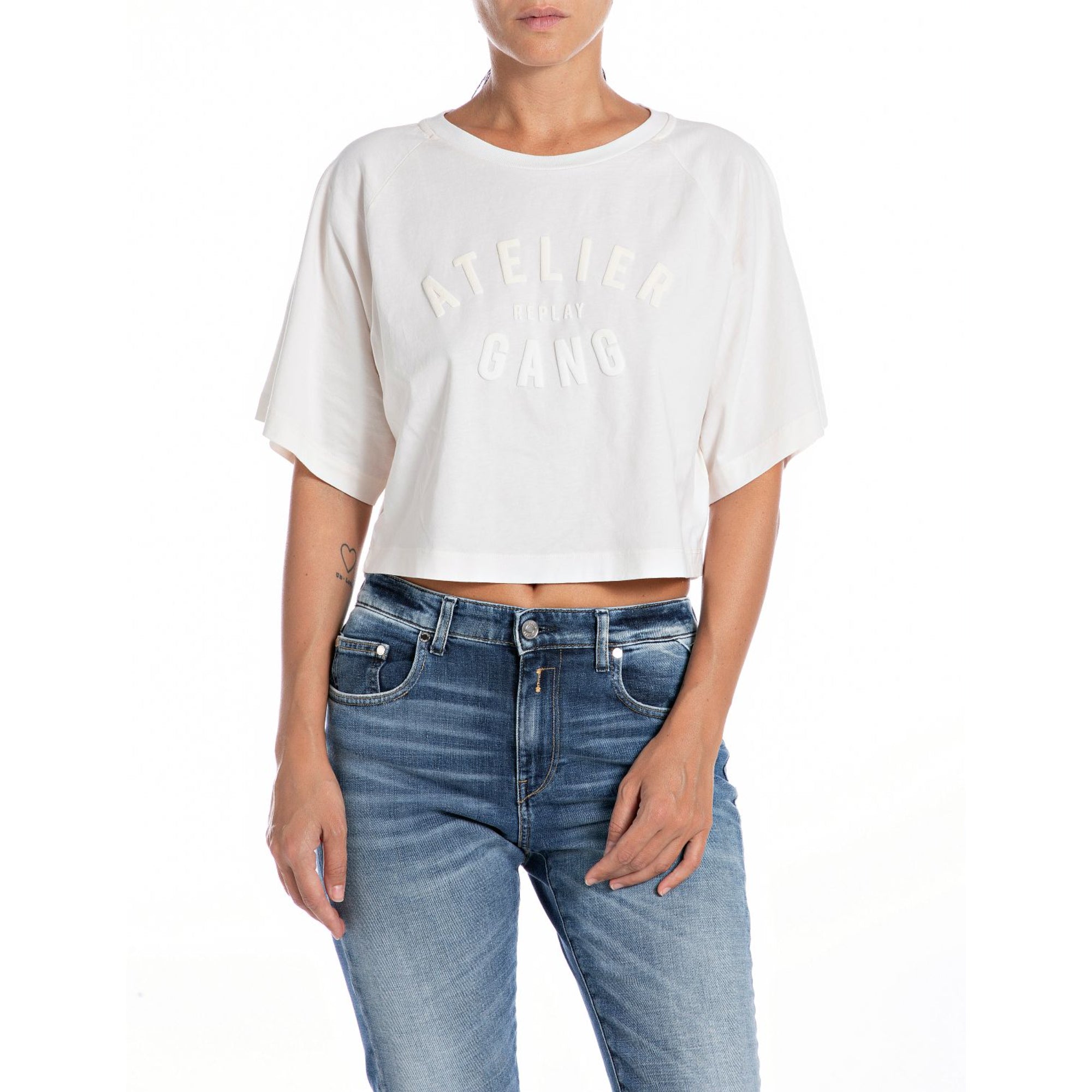 Replay Women's Atelier Replay cropped T-shirt with Print | Clothing | GCC | Shirts & T-Shirts | Women | Women All Clothing | Womens | Womens Fashion Replay Women's Atelier Replay cropped T-shirt with Print | Clothing | GCC | Shirts & T-Shirts | Women | Women All Clothing | Womens | Womens Fashion