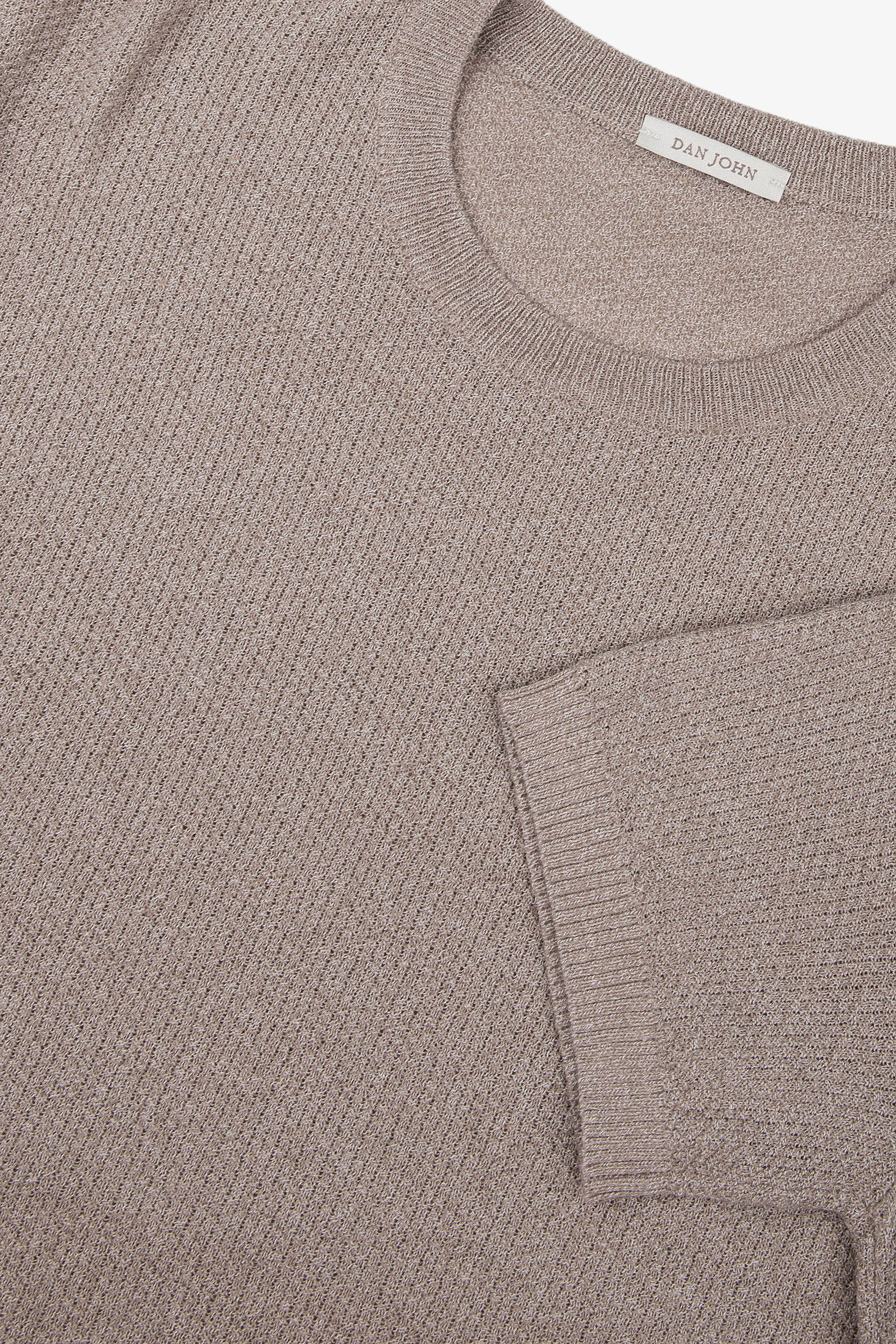 Tortora short-sleeve knit top with a ribbed round neck and cuffs. Features a diagonal textured knit pattern on the body.