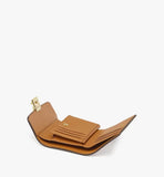 محفظة MCM Visetos Cognac مصنوعة من قماش Monogram وجلد نابا