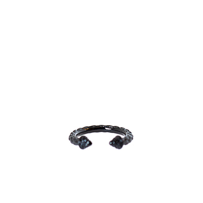 خاتم جست كافالي فضي على شكل V مع حجر ازرق مقاس 6