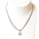 عقد آغنر لون فضي