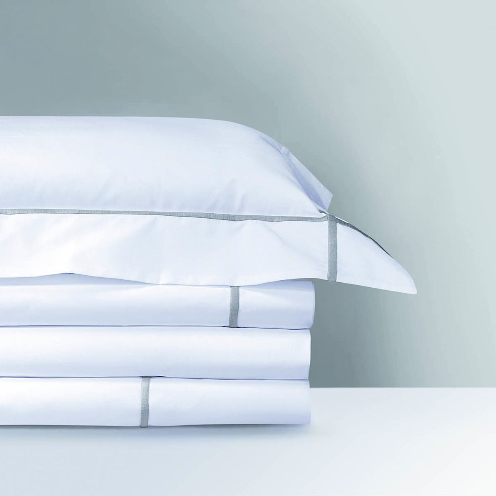 Yves Delorme Athena Pillow Case Platine | Beddings Yves Delorme Athena Pillow Case Platine | Beddings