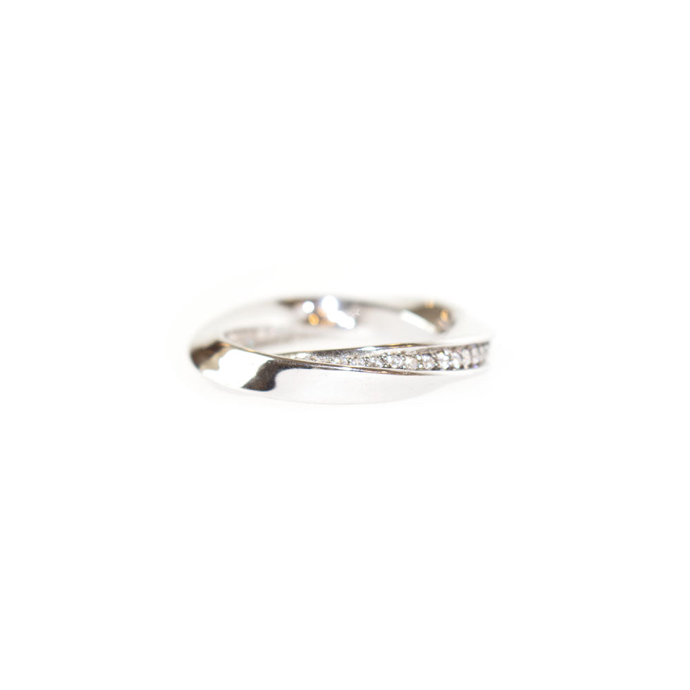 Esprit Ring Silver Thick Style With Stone 9.25 Size 10 | GCC | Gift Box | Ring | SP | Who: For Her | Women Rings | Womens Esprit Ring Silver Thick Style With Stone 9.25 Size 10 | GCC | Gift Box | Ring | SP | Who: For Her | Women Rings | Womens