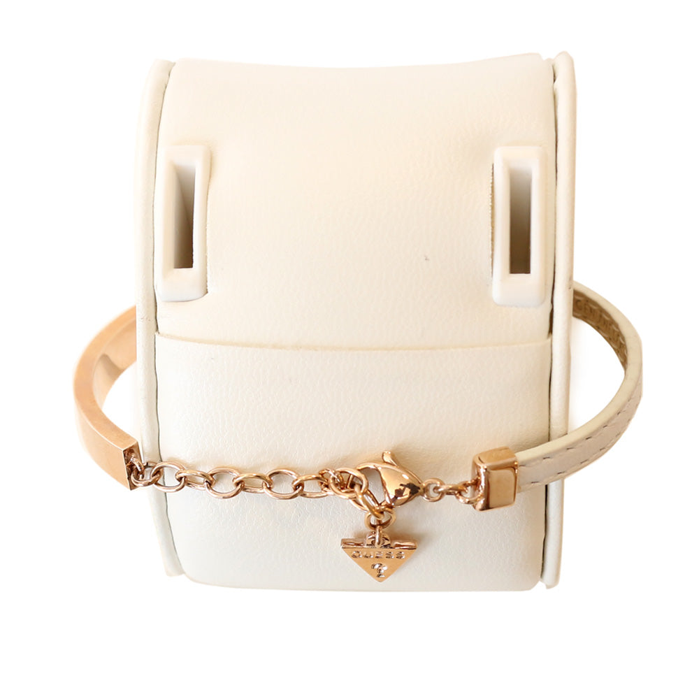 Guess Bangle Ip Rosegold & White Leather Strap With Stone Heart Charm