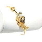 سوار جست كافالي ذهبي شكل جناح الملاك مفتوح مع حجر وشعار JC